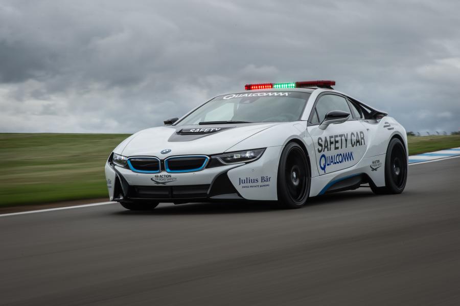  BMW i8 Formula E Safety Car (I12) 2015 года  (фото 20 из 21)